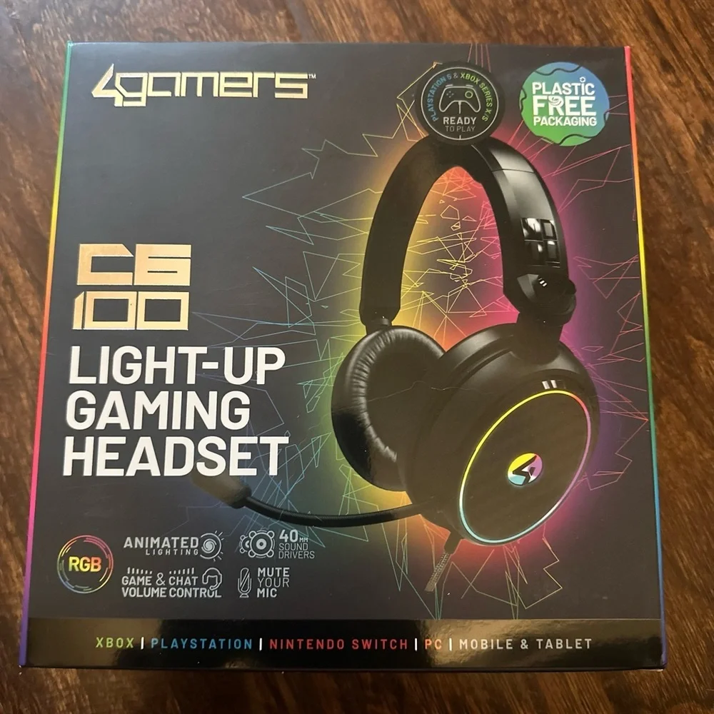 Wired Headset 4Gamers C6-100LED Light Up: Compatible with PC, Switch, PS5, Xbox
